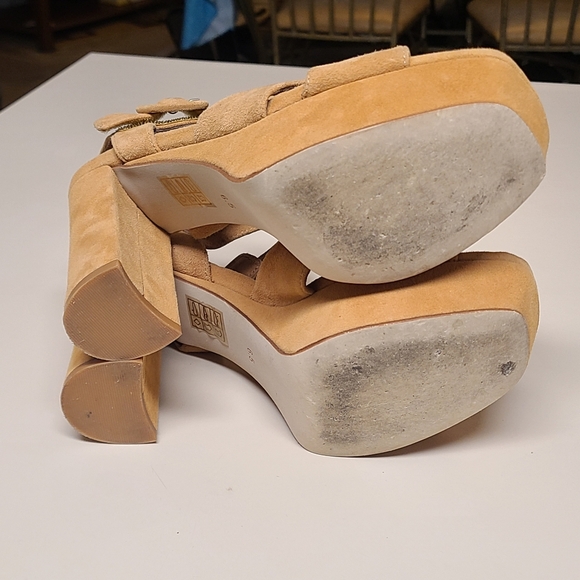 Jeffrey Campbell Tan Platform Sandals - Picture 12 of 13